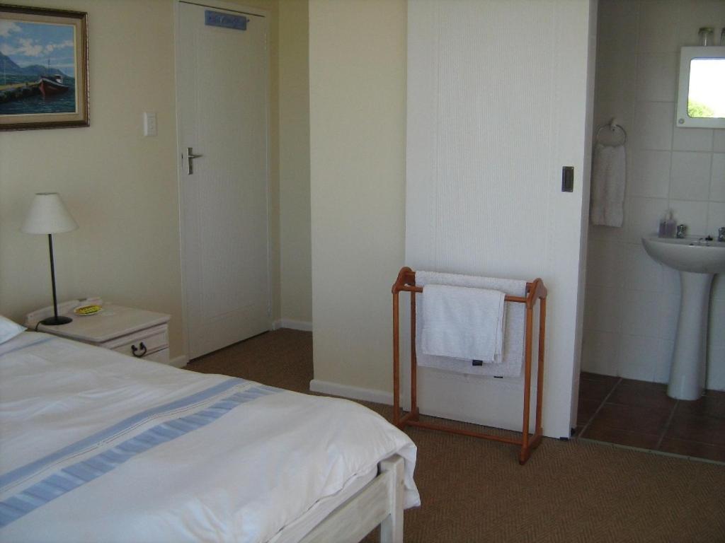 Nell'S B&B Kleinbaai Номер фото